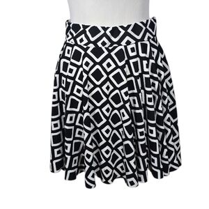 True Rock Large Geometric Black and White Mini Flare Skirt